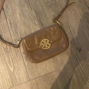 Cute tan Tory Burch crossbody!